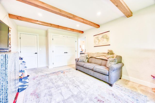 6282 Melita Rd, Santa Rosa, CA 95409