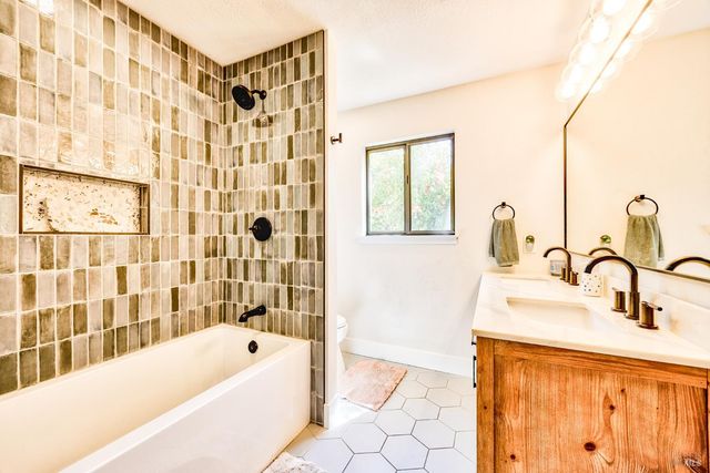 6282 Melita Rd, Santa Rosa, CA 95409