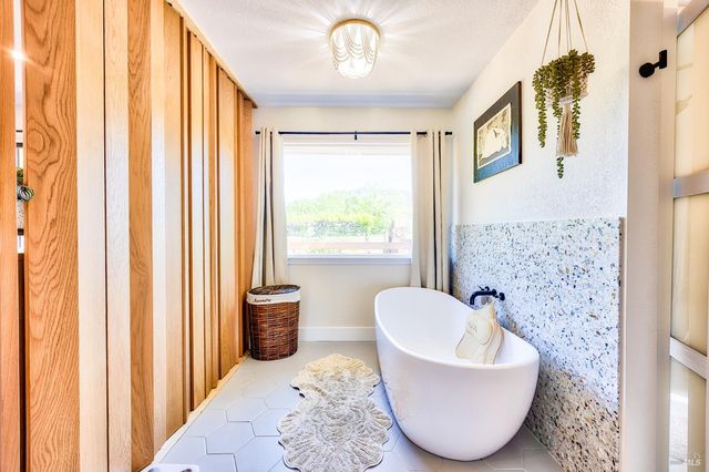 6282 Melita Rd, Santa Rosa, CA 95409