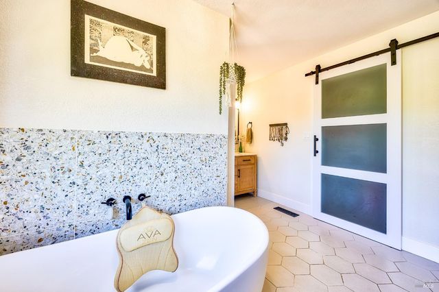 6282 Melita Rd, Santa Rosa, CA 95409