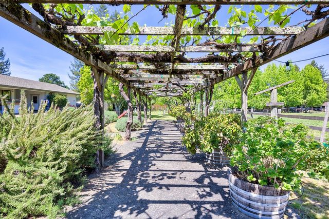 6282 Melita Rd, Santa Rosa, CA 95409