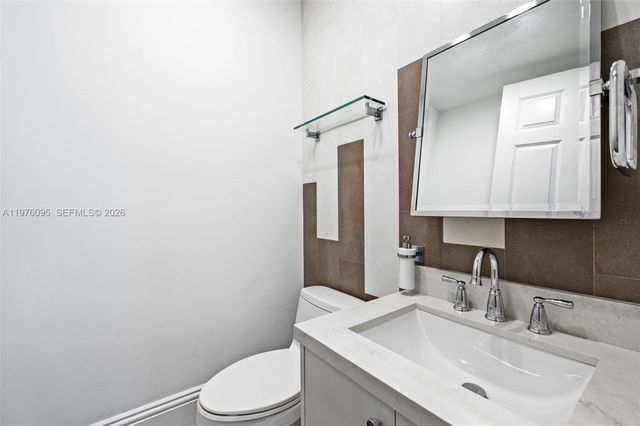 20865 NE 31st Pl, Aventura, FL 33180