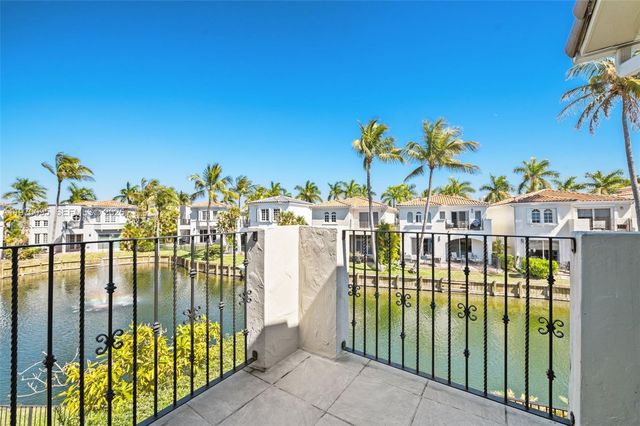 20865 NE 31st Pl, Aventura, FL 33180