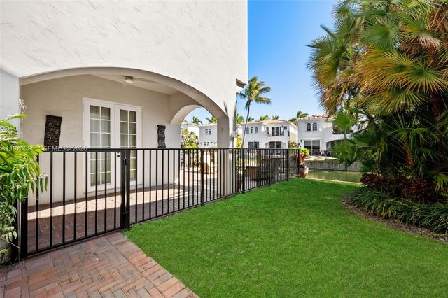 20865 NE 31st Pl, Aventura, FL 33180