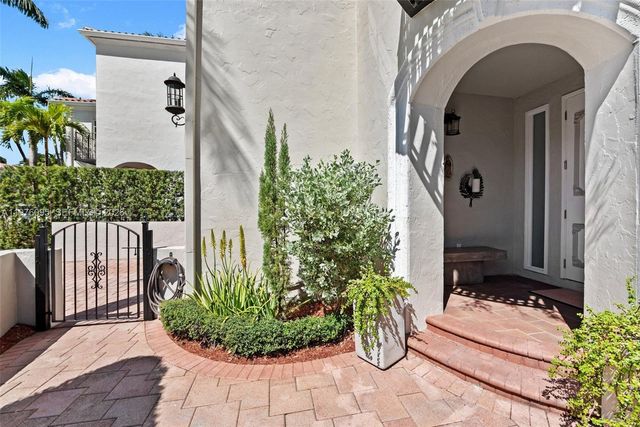 20865 NE 31st Pl, Aventura, FL 33180