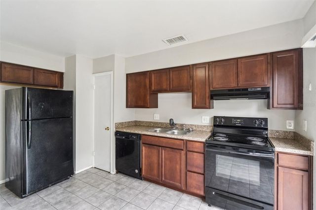 2 LAKE VILLA WAY, Kissimmee, FL 34743