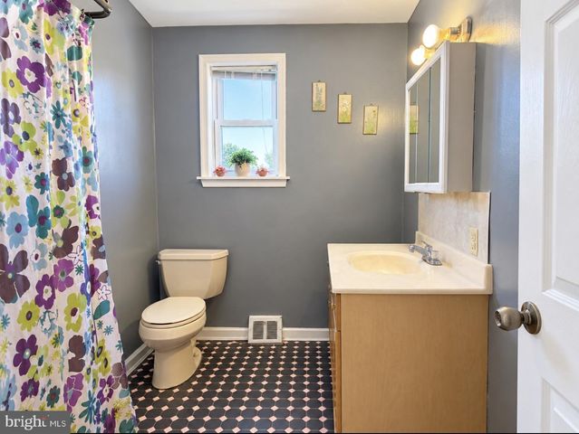 8597 BUSTLETON AVE, Philadelphia, PA 19152