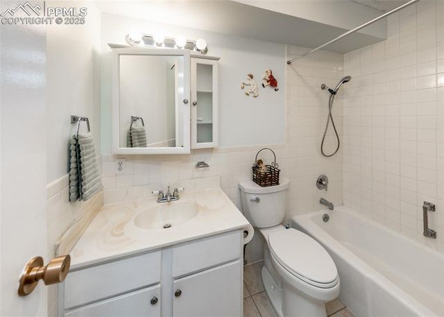 411 Lakewood Circle A802, Colorado Springs, CO 80910