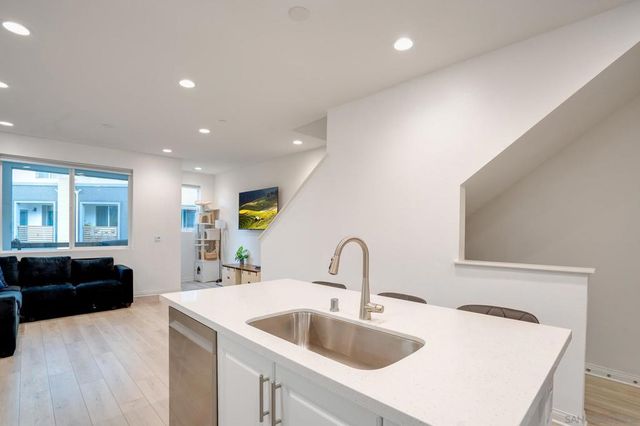 261 Gateway Ct, El Cajon, CA 92020