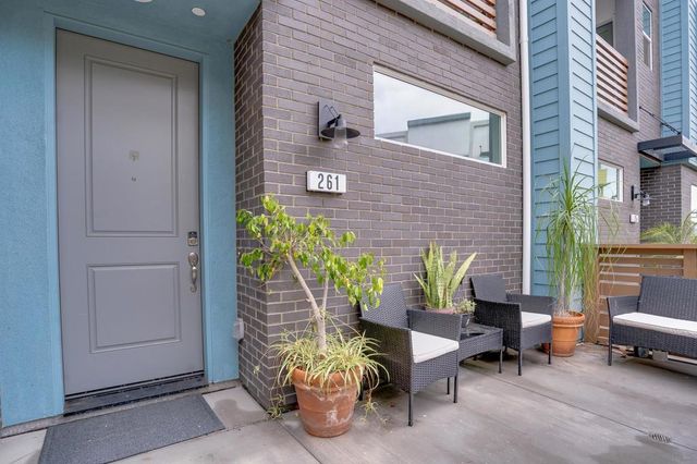 261 Gateway Ct, El Cajon, CA 92020