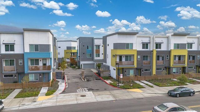 261 Gateway Ct, El Cajon, CA 92020