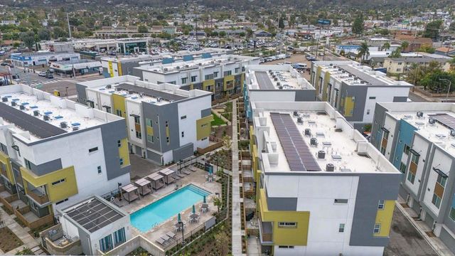 261 Gateway Ct, El Cajon, CA 92020