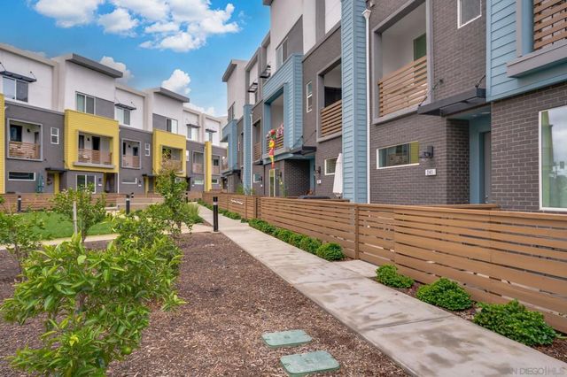 261 Gateway Ct, El Cajon, CA 92020