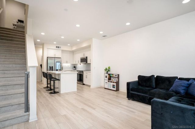 261 Gateway Ct, El Cajon, CA 92020