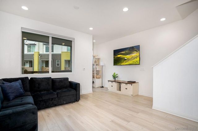 261 Gateway Ct, El Cajon, CA 92020