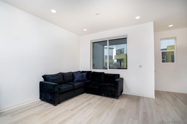 261 Gateway Ct, El Cajon, CA 92020