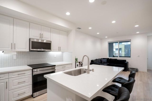 261 Gateway Ct, El Cajon, CA 92020