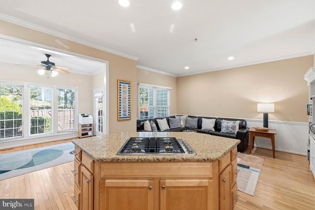 487 WINDING ROSE DR, Rockville, MD 20850