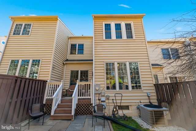 487 WINDING ROSE DR, Rockville, MD 20850