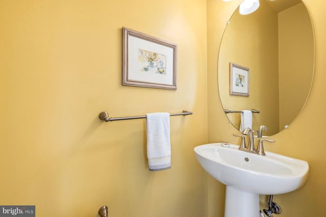 487 WINDING ROSE DR, Rockville, MD 20850