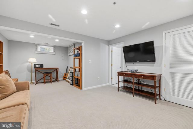 487 WINDING ROSE DR, Rockville, MD 20850