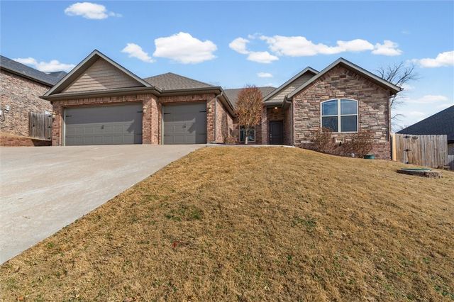 1206 Sycamore Street, Cave Springs, AR 72718