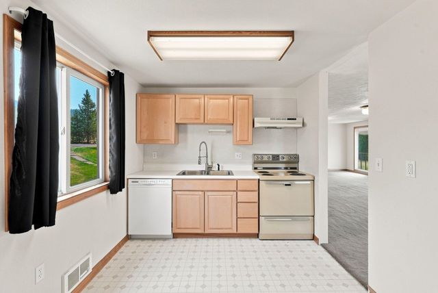 16501 E MACMAHAN Rd, Spokane, WA 99217