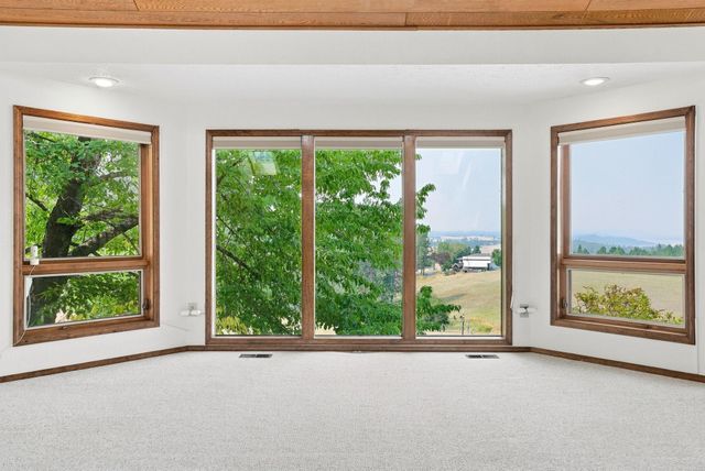 16501 E MACMAHAN Rd, Spokane, WA 99217