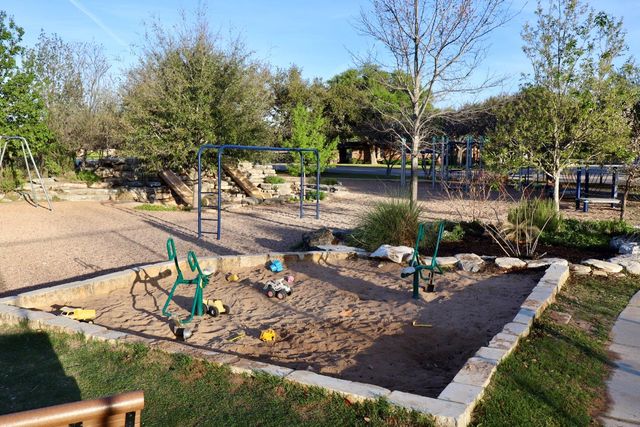 6925 Robert Dixon DR, Austin, TX 78749