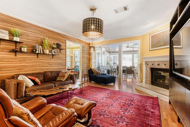 6925 Robert Dixon DR, Austin, TX 78749