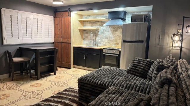 7904 Laurel Canyon 12, North Hollywood, CA 91605