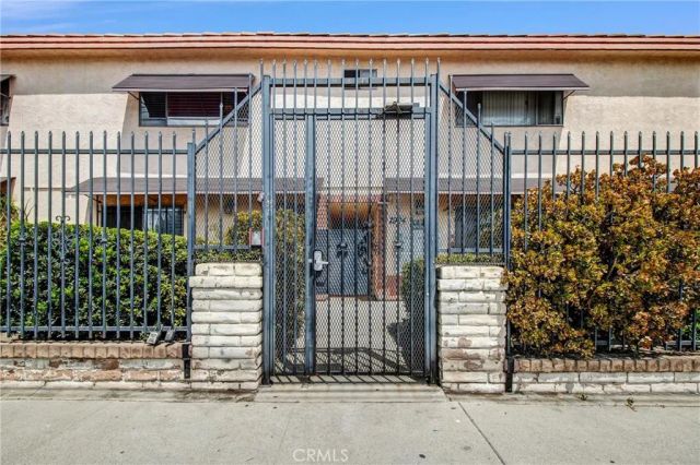 7904 Laurel Canyon 12, North Hollywood, CA 91605