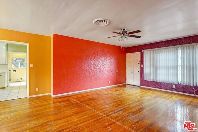 8759 Snowden Avenue, Arleta (los Angeles), CA 91331