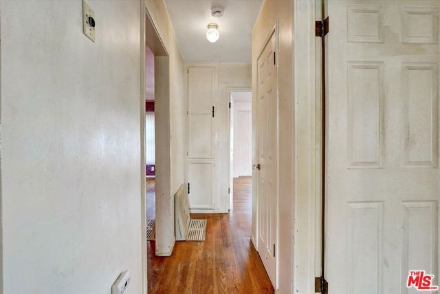 8759 Snowden Avenue, Arleta (los Angeles), CA 91331