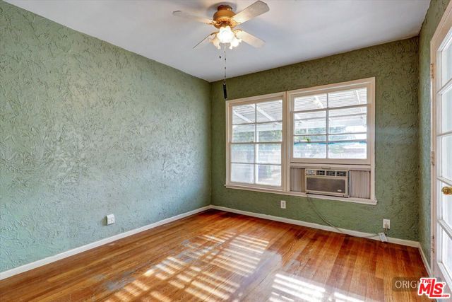 8759 Snowden Avenue, Arleta (los Angeles), CA 91331