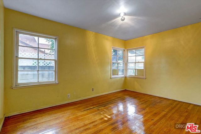 8759 Snowden Avenue, Arleta (los Angeles), CA 91331