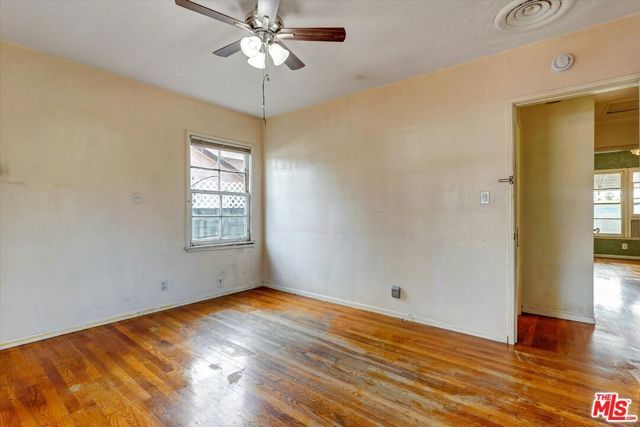 8759 Snowden Avenue, Arleta (los Angeles), CA 91331