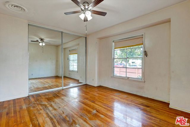 8759 Snowden Avenue, Arleta (los Angeles), CA 91331