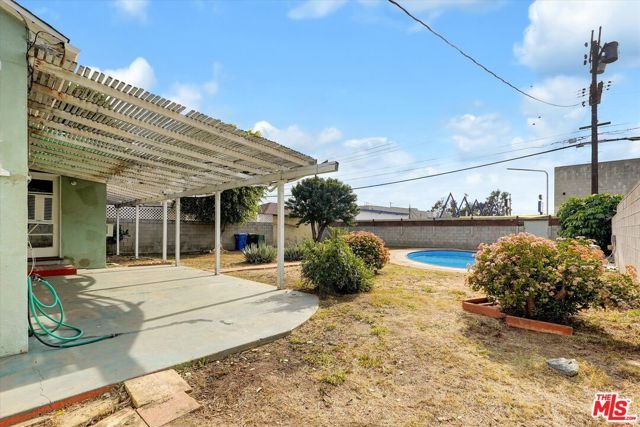 8759 Snowden Avenue, Arleta (los Angeles), CA 91331