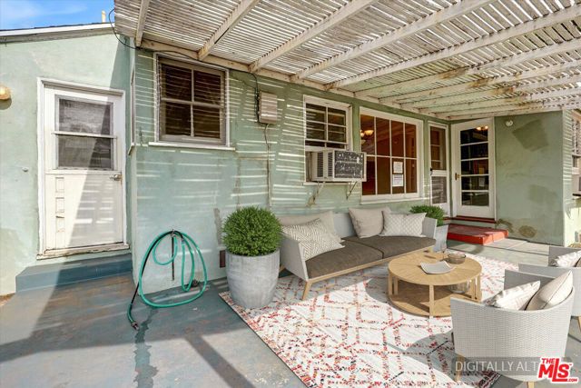 8759 Snowden Avenue, Arleta (los Angeles), CA 91331