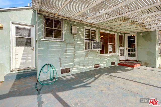 8759 Snowden Avenue, Arleta (los Angeles), CA 91331