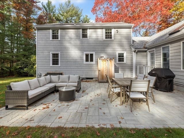 15 Lady Slipper Ln, Duxbury, MA 02332