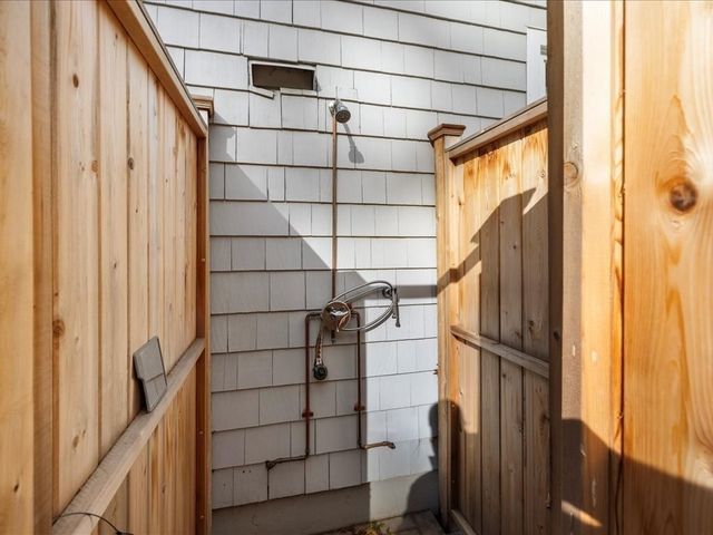 15 Lady Slipper Ln, Duxbury, MA 02332