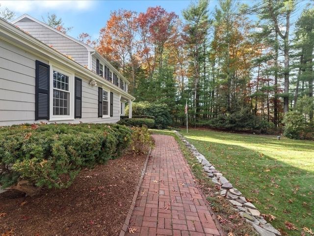 15 Lady Slipper Ln, Duxbury, MA 02332