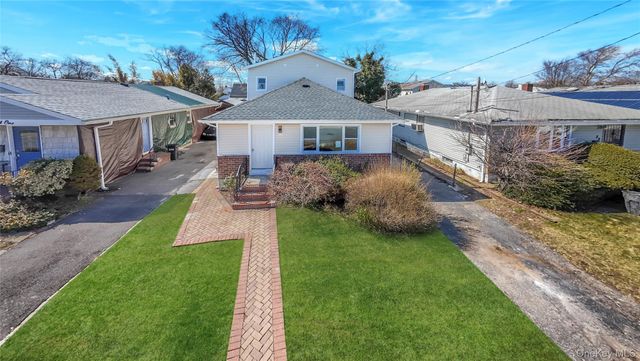 37 Lancaster Place, Hempstead, NY 11550