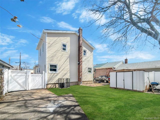 37 Lancaster Place, Hempstead, NY 11550