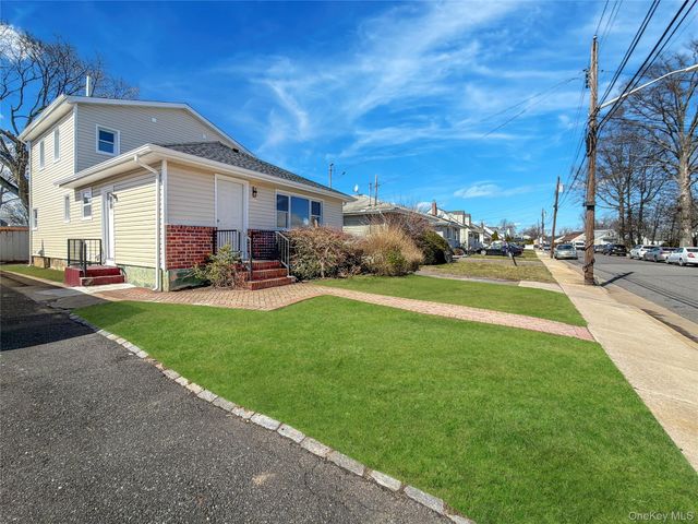 37 Lancaster Place, Hempstead, NY 11550