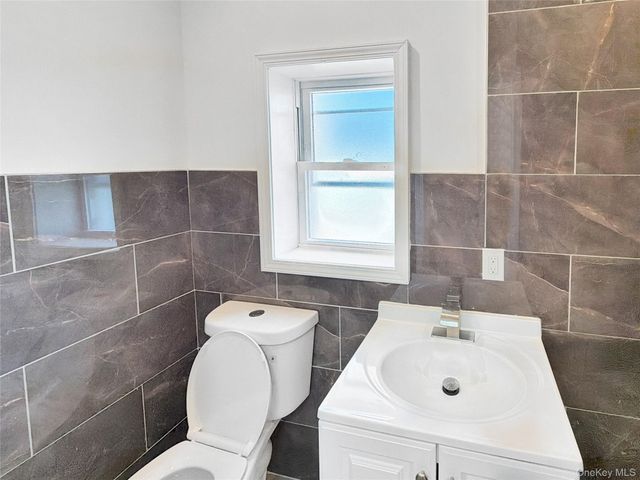 37 Lancaster Place, Hempstead, NY 11550