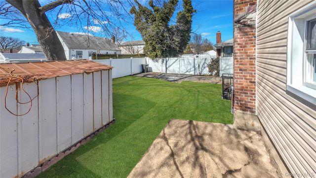 37 Lancaster Place, Hempstead, NY 11550