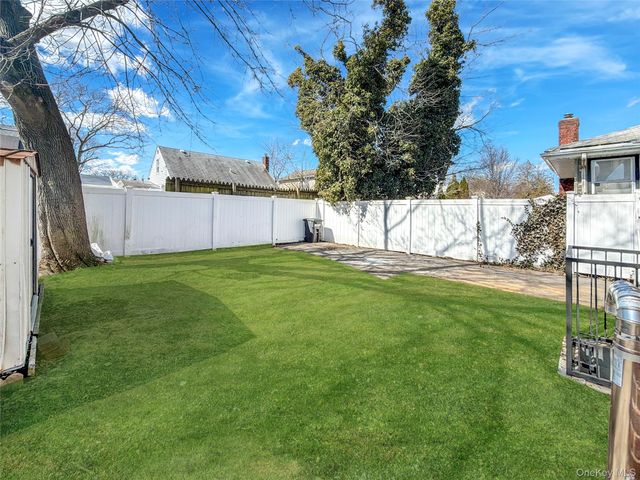 37 Lancaster Place, Hempstead, NY 11550